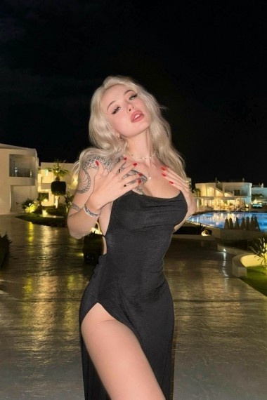 Daniela-hot-student, escort rusa en Madrid que ofrece francés natural.