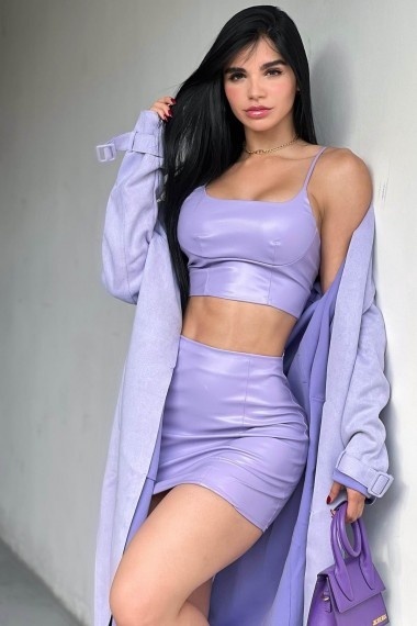 Carolina, escort rusa en Madrid que ofrece francés natural.